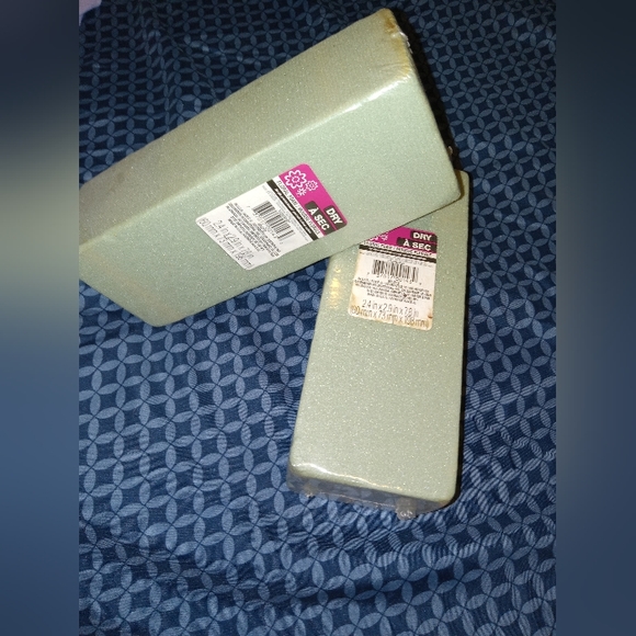 Dry Floral Foam - Picture 4 of 4